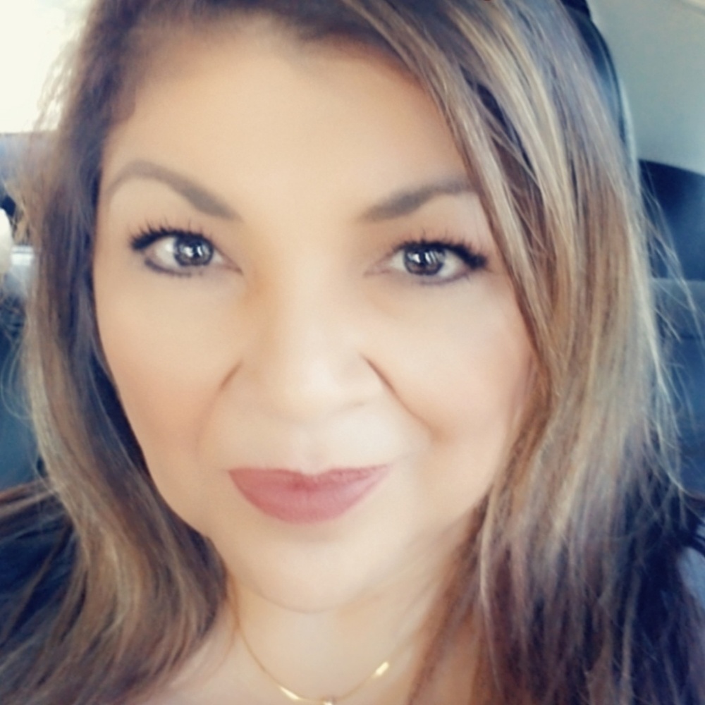 Meet your Posher, Cynthia